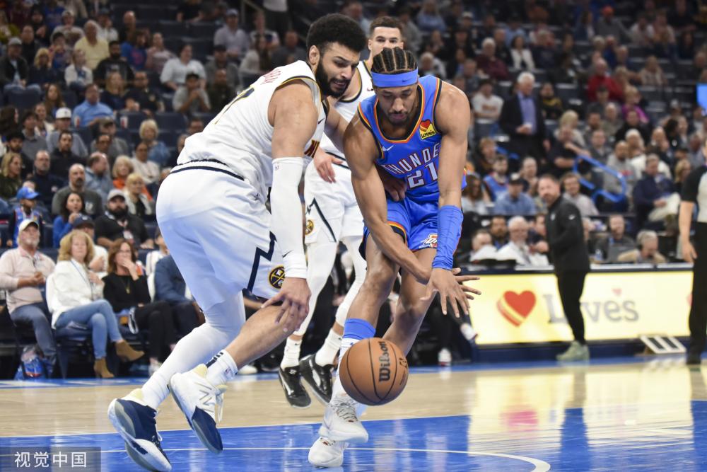 一名具有巴 一名具有巴