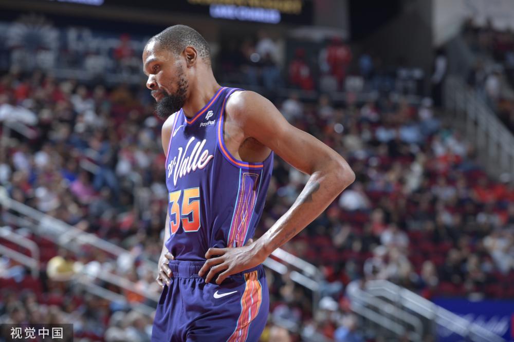 而在俱乐部 而在俱乐部